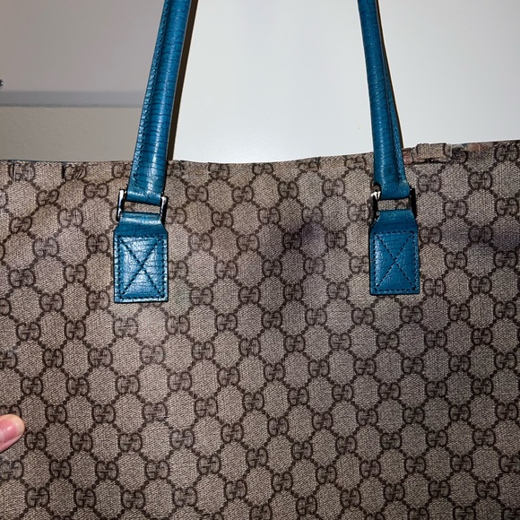 Gucci Monogram Extra Large Tote - Picture 6 of 14